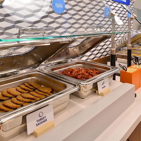 Holiday Inn Express & Suites Fond Du Lac By Ihg Esterno foto