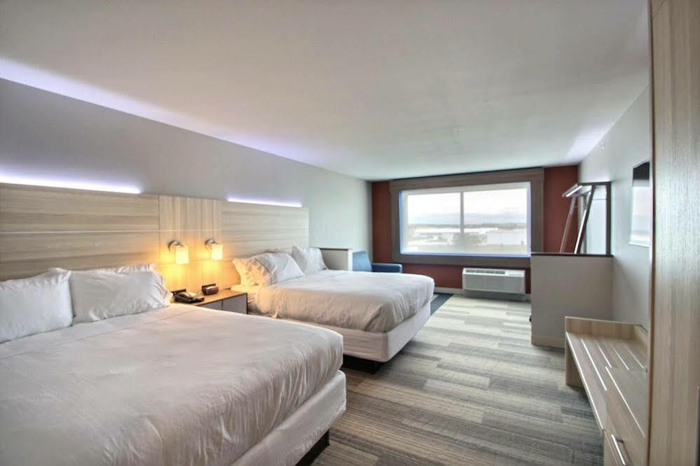 Holiday Inn Express & Suites Fond Du Lac By Ihg Esterno foto