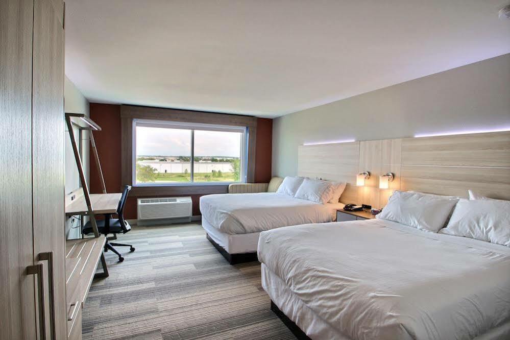 Holiday Inn Express & Suites Fond Du Lac By Ihg Esterno foto