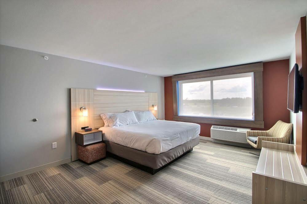 Holiday Inn Express & Suites Fond Du Lac By Ihg Esterno foto